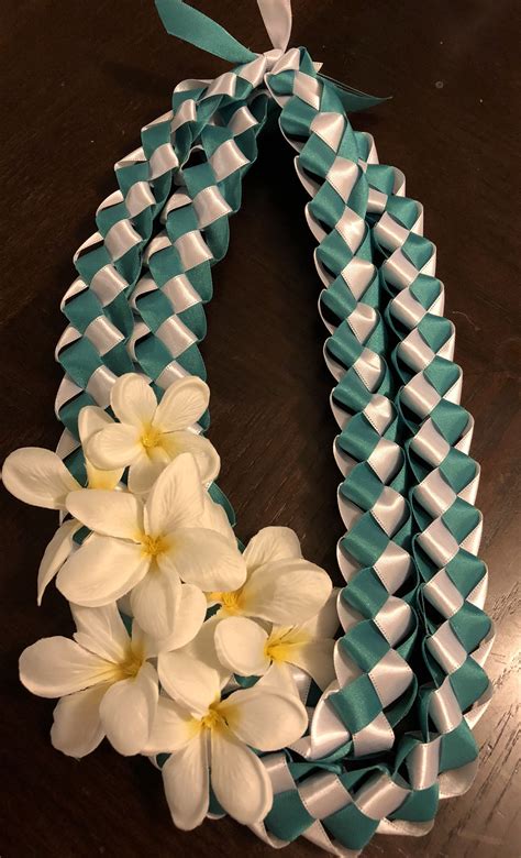 easy diy graduation leis|diy graduation lei tutorials.